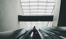 Singapore private banks forced to hire retail RMs as talent shortages bite