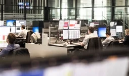 Deutsche Bank hasn't hiked pay despite huge leap in profits