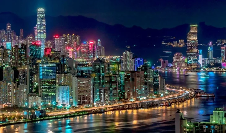 “I’m an analyst at HSBC in Hong Kong: this is my reality”