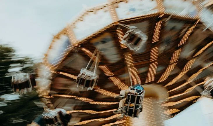 fairground ride spinning