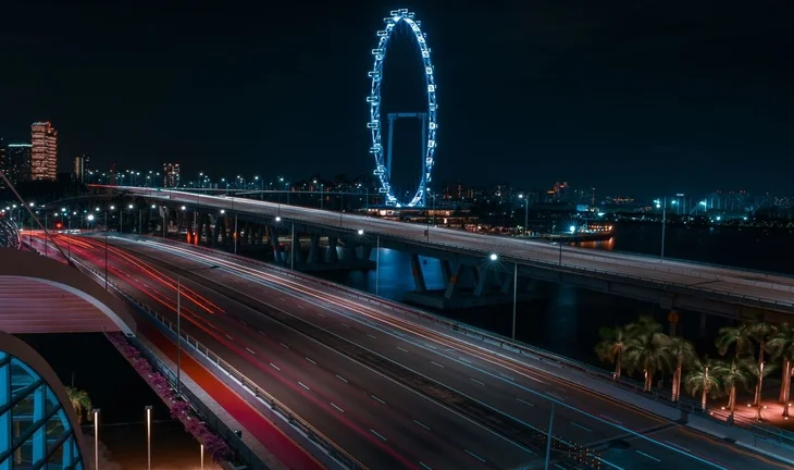 “Crazy” tech hiring in Singapore as banks buckle under pay pressure