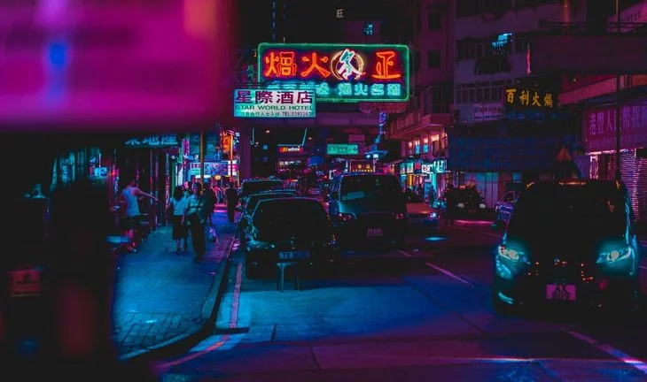 Bonus rivalry in Hong Kong as Chinese and US banks offer bumper payments