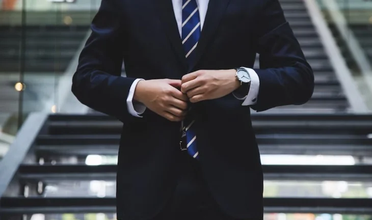 35-year-old bankers earning S$500k sought in Singapore