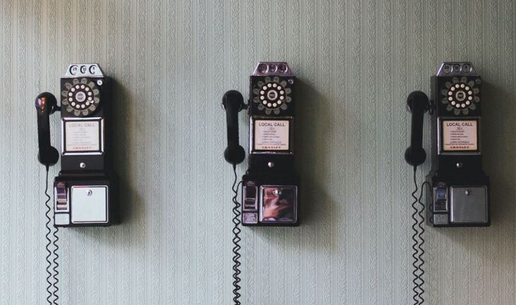 People are calling finance recruiters and asking for jobs like this